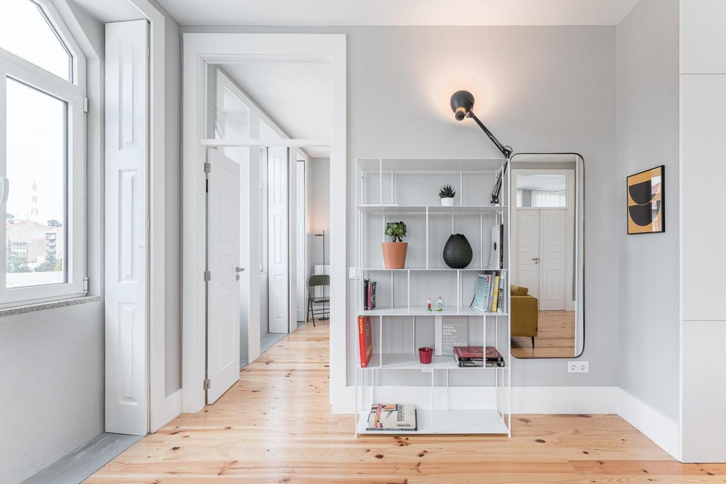 Guestready - Colorful Apt Near Agosto Station Порто Екстериор снимка