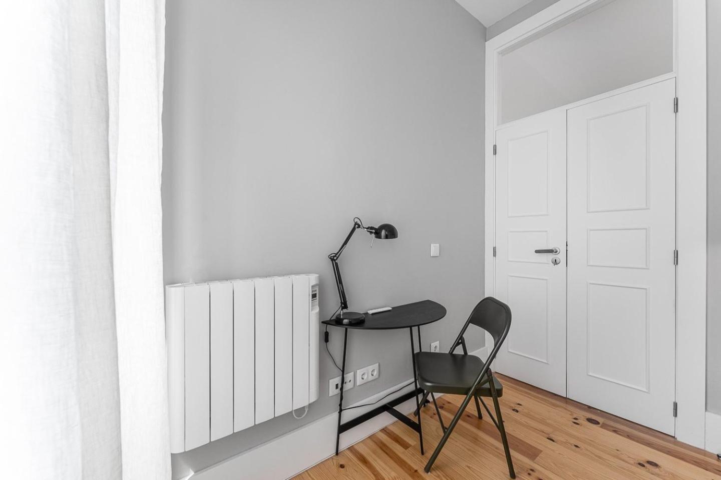 Guestready - Colorful Apt Near Agosto Station Порто Екстериор снимка