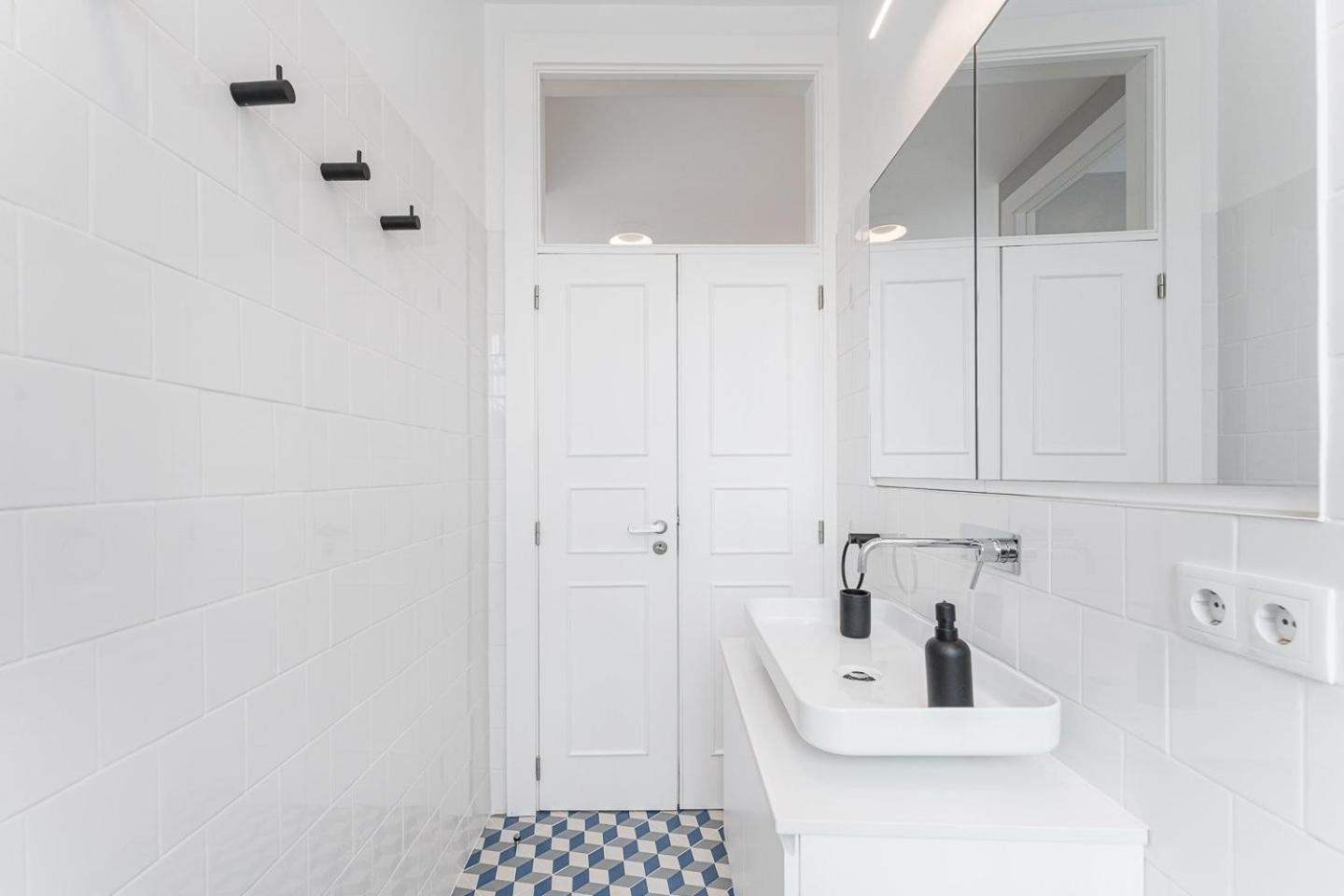 Guestready - Colorful Apt Near Agosto Station Порто Екстериор снимка