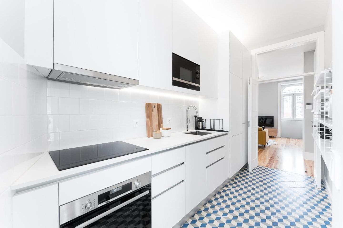 Guestready - Colorful Apt Near Agosto Station Порто Екстериор снимка