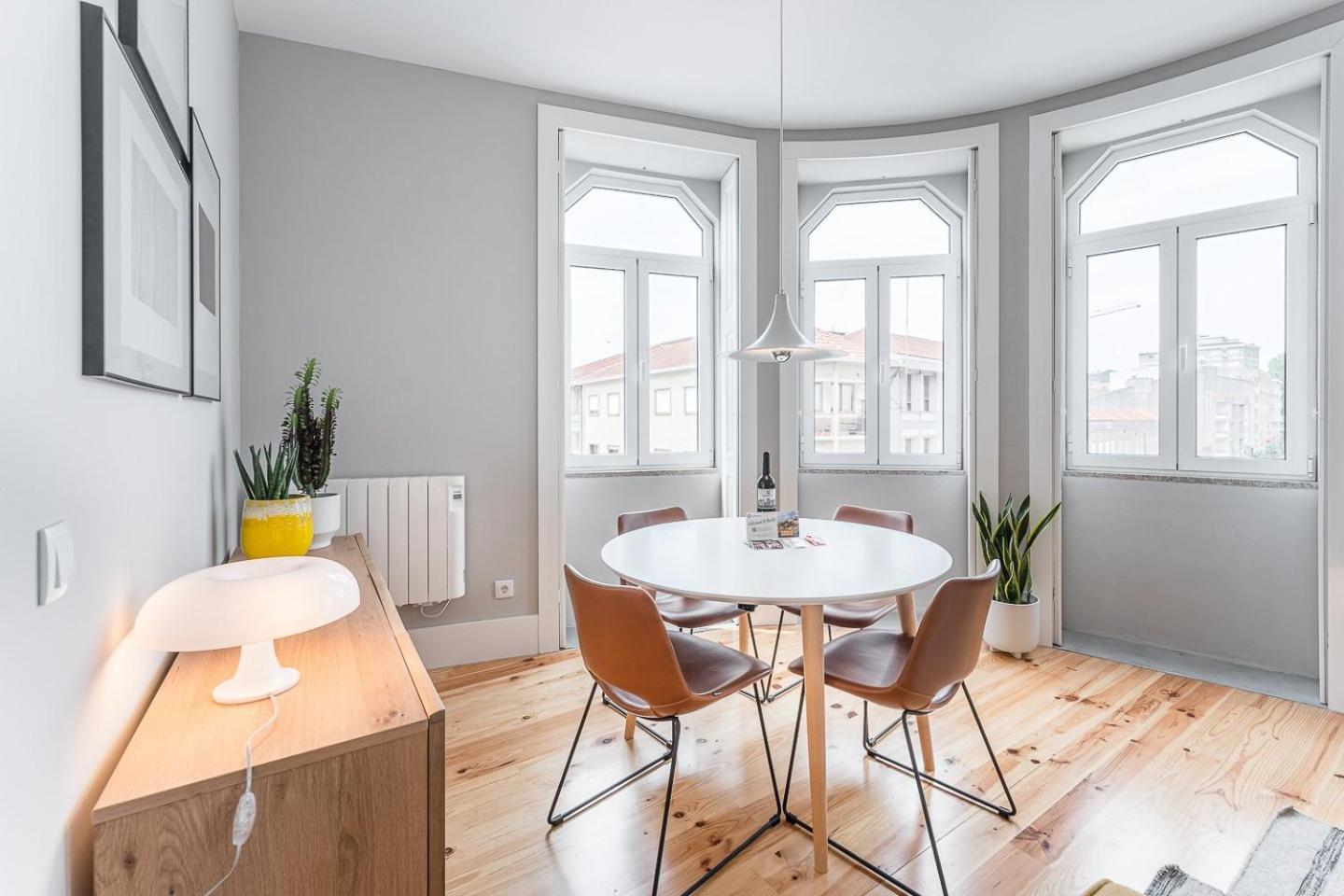 Guestready - Colorful Apt Near Agosto Station Порто Екстериор снимка